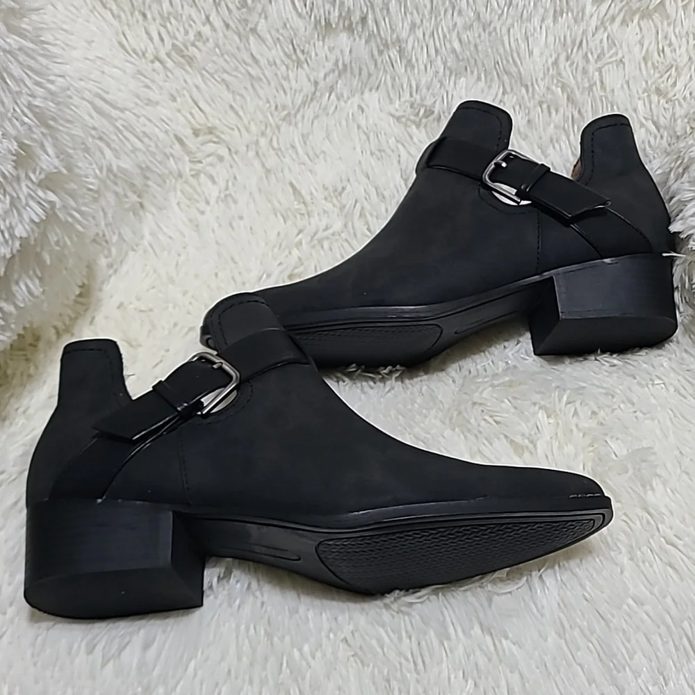 WONDERLY Black Ankle Boots with Buckle‎ 1.4